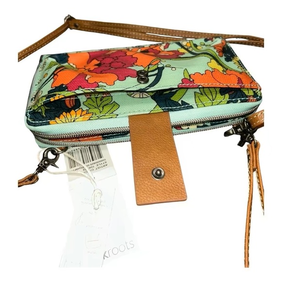 Sakroots Floral Crossbody Wristlet Bag - Multicolor New - Picture 6 of 15